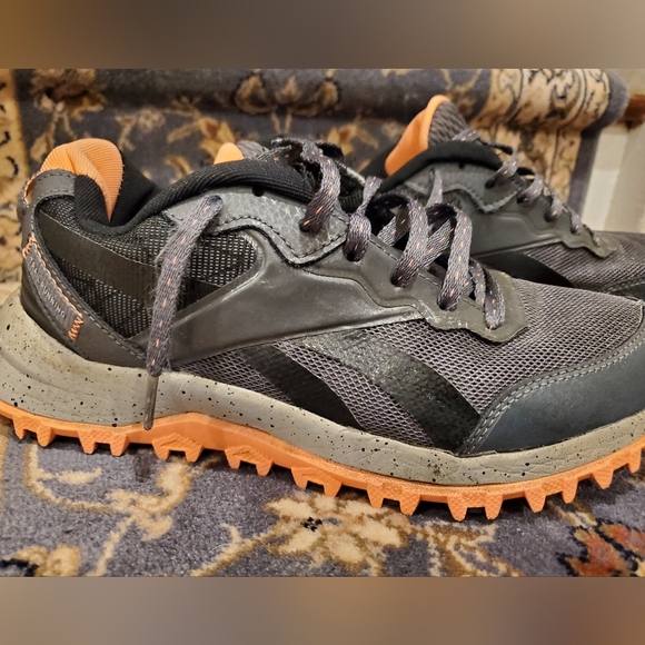 Like New, In Box, Reebok Ortholite Sneakers, Estimated Youth Size 5 or Size 6 - Picture 2 of 7